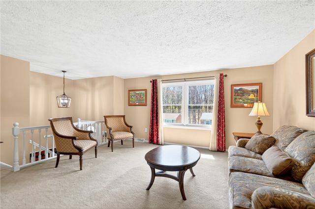 625 Stamford Drive, Hempfield Twp, PA 15601