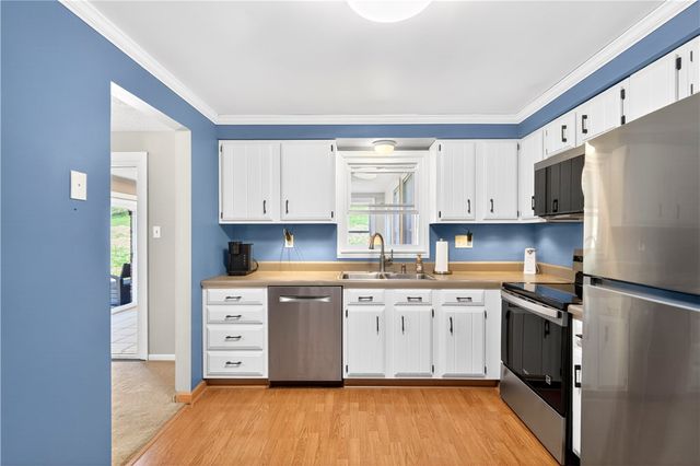 625 Stamford Drive, Hempfield Twp, PA 15601