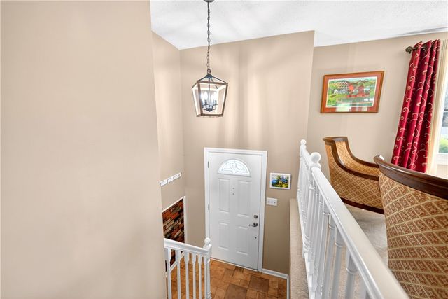 625 Stamford Drive, Hempfield Twp, PA 15601