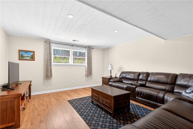 625 Stamford Drive, Hempfield Twp, PA 15601
