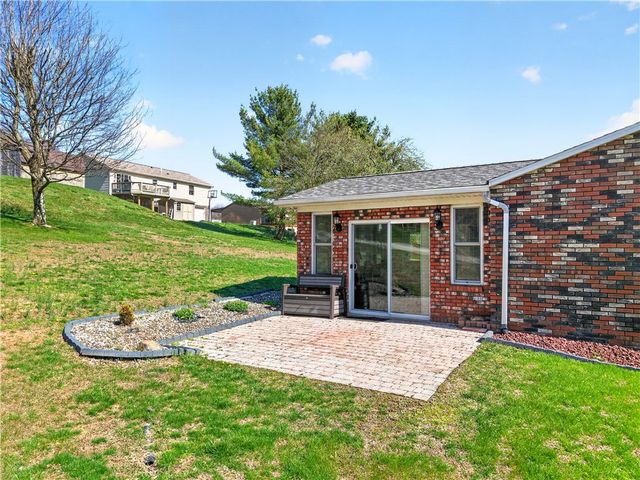625 Stamford Drive, Hempfield Twp, PA 15601