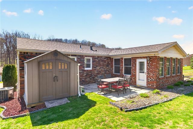 625 Stamford Drive, Hempfield Twp, PA 15601