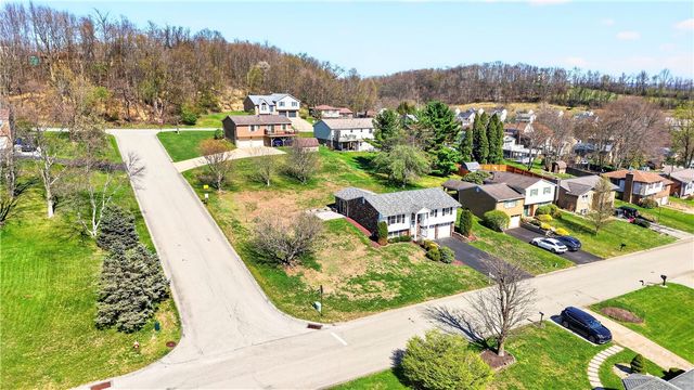 625 Stamford Drive, Hempfield Twp, PA 15601