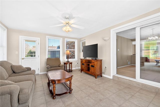 625 Stamford Drive, Hempfield Twp, PA 15601