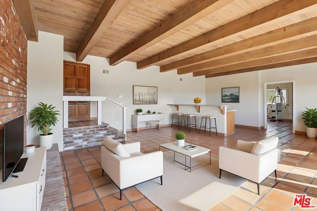 1821 Calle Petaluma, Thousand Oaks, CA 91360