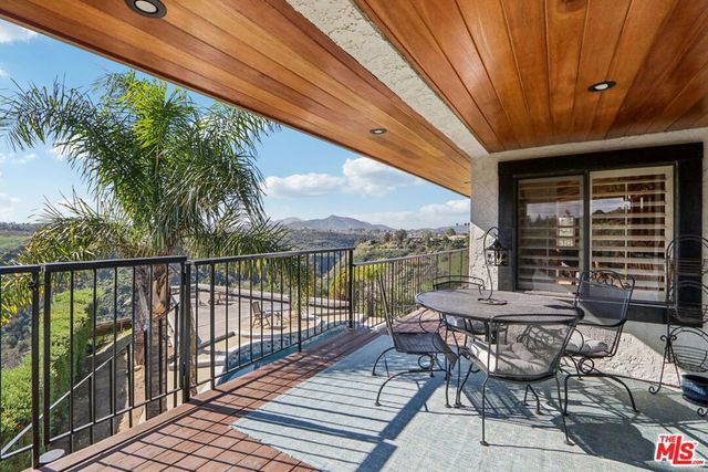 1821 Calle Petaluma, Thousand Oaks, CA 91360