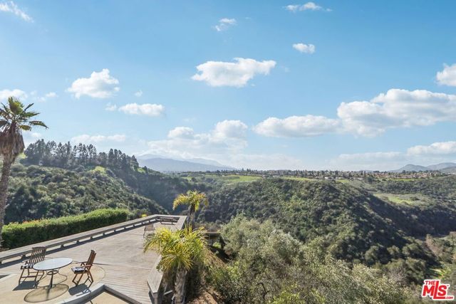 1821 Calle Petaluma, Thousand Oaks, CA 91360