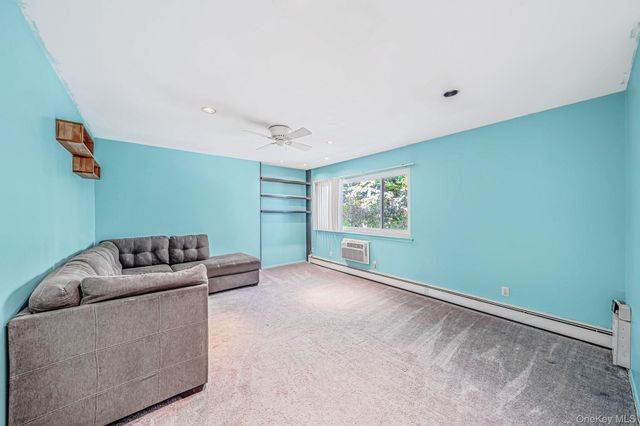 10 Smithtown Boulevard 3B, Smithtown, NY 11787
