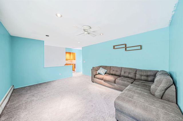 10 Smithtown Boulevard 3B, Smithtown, NY 11787