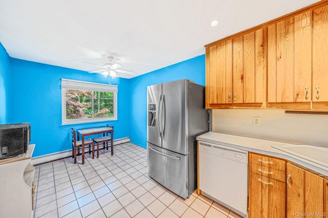 10 Smithtown Boulevard 3B, Smithtown, NY 11787