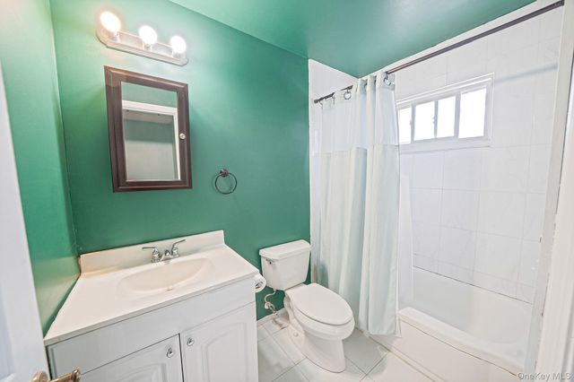 10 Smithtown Boulevard 3B, Smithtown, NY 11787