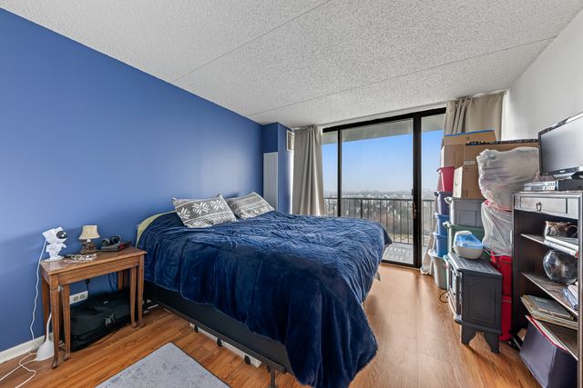 2015 S Finley Road 801, Lombard, IL 60148