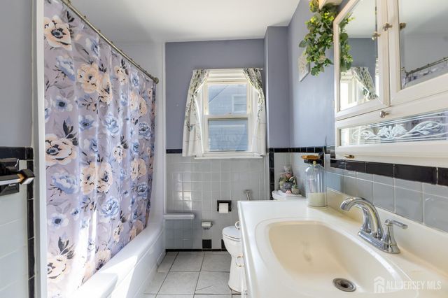 1064 Bordentown Avenue, Sayreville, NJ 08859