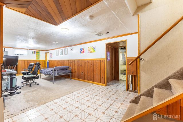 1064 Bordentown Avenue, Sayreville, NJ 08859