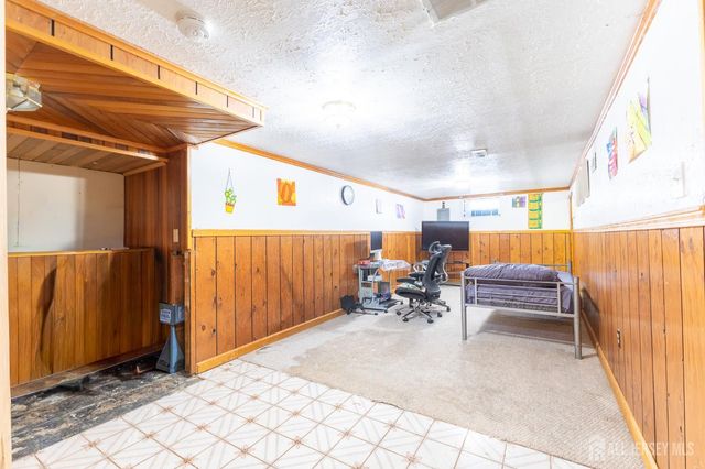 1064 Bordentown Avenue, Sayreville, NJ 08859