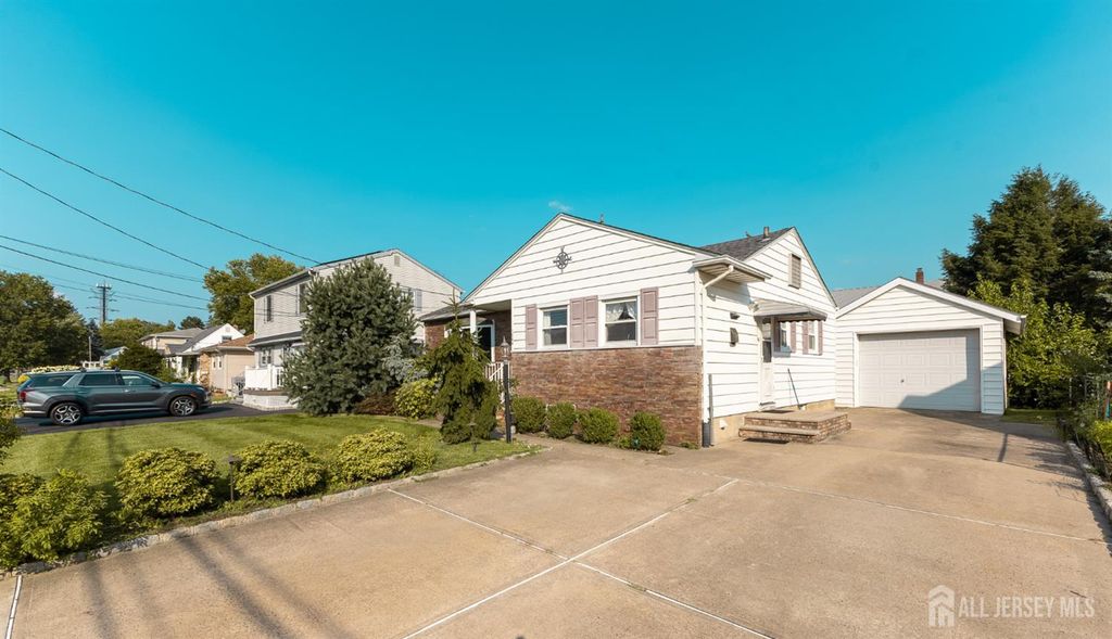 1064 Bordentown Avenue, Sayreville, NJ 08859