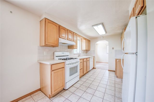 660 Valemont Dr, Verona, PA 15147