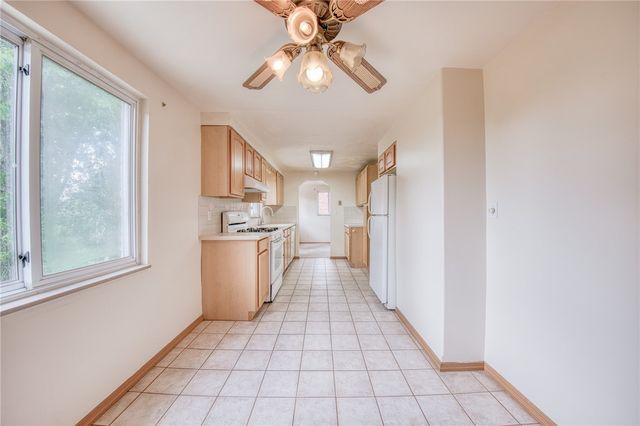 660 Valemont Dr, Verona, PA 15147