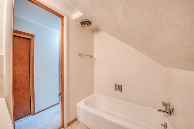 660 Valemont Dr, Verona, PA 15147