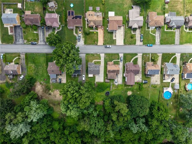 660 Valemont Dr, Verona, PA 15147