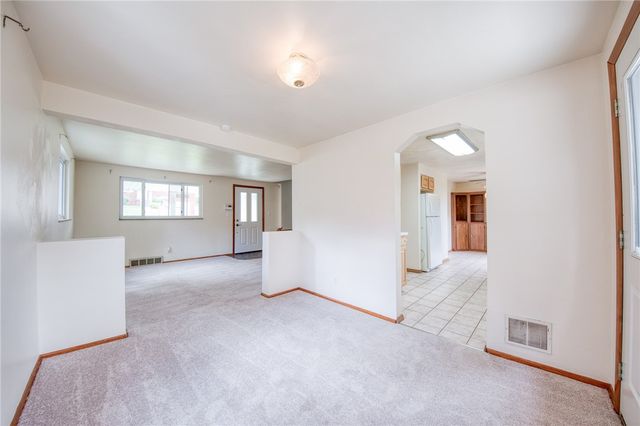 660 Valemont Dr, Verona, PA 15147