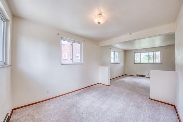 660 Valemont Dr, Verona, PA 15147