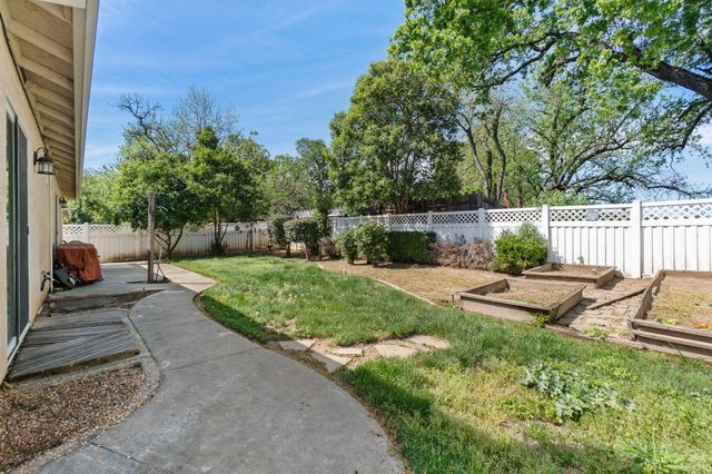 3574 Bearwood Place, Anderson, CA 96007