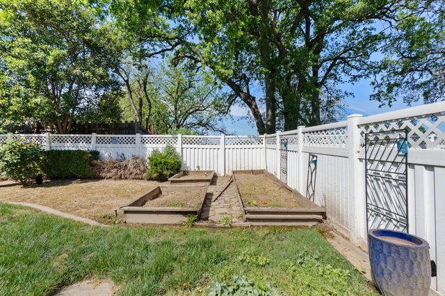 3574 Bearwood Place, Anderson, CA 96007