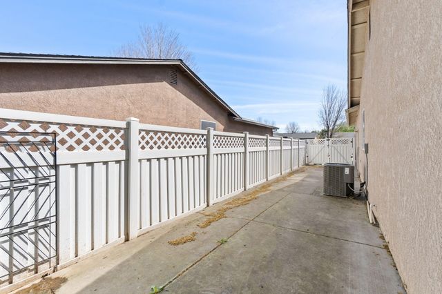 3574 Bearwood Place, Anderson, CA 96007