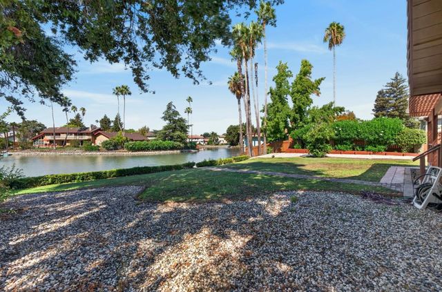6370 Havenside Dr, Sacramento, CA 95831