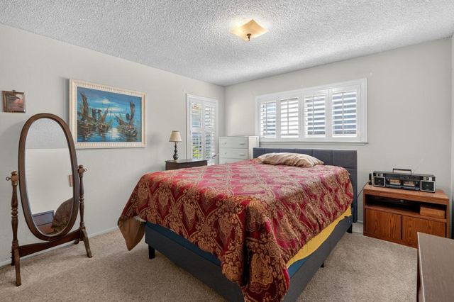 6370 Havenside Dr, Sacramento, CA 95831