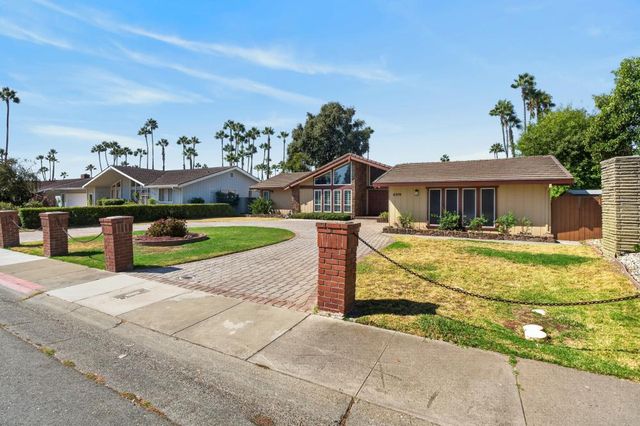 6370 Havenside Dr, Sacramento, CA 95831