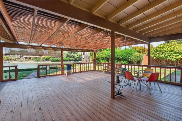 6370 Havenside Dr, Sacramento, CA 95831
