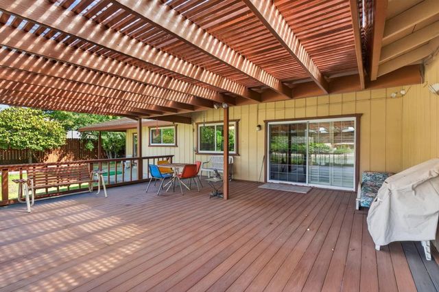 6370 Havenside Dr, Sacramento, CA 95831