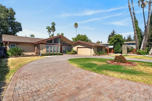 6370 Havenside Dr, Sacramento, CA 95831