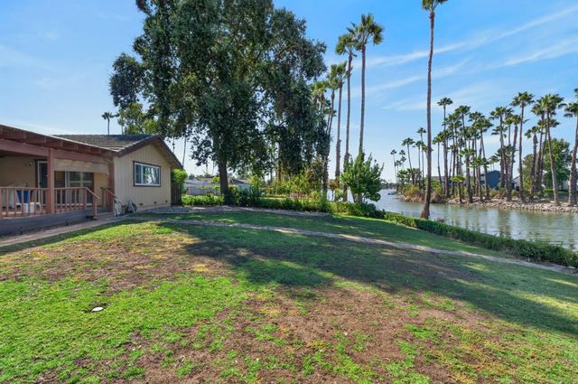 6370 Havenside Dr, Sacramento, CA 95831
