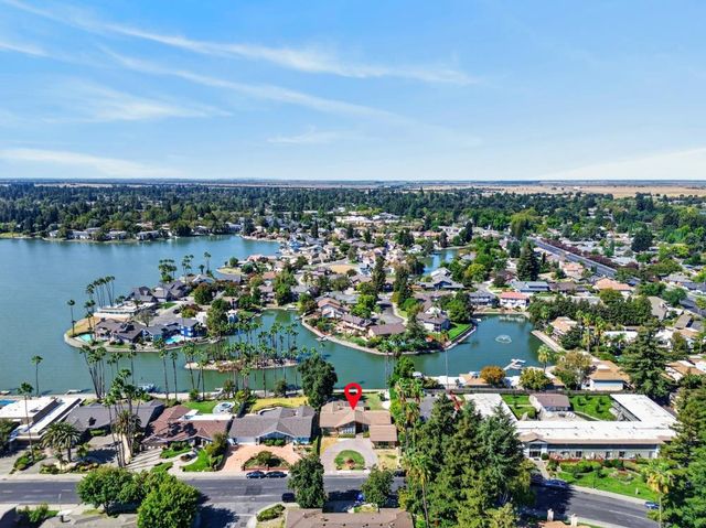 6370 Havenside Dr, Sacramento, CA 95831