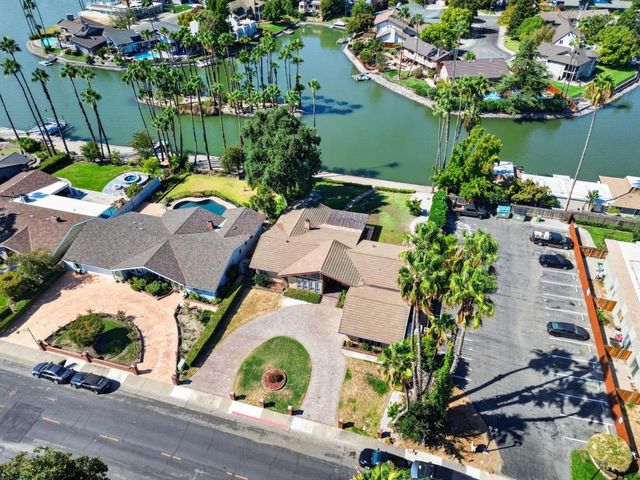 6370 Havenside Dr, Sacramento, CA 95831