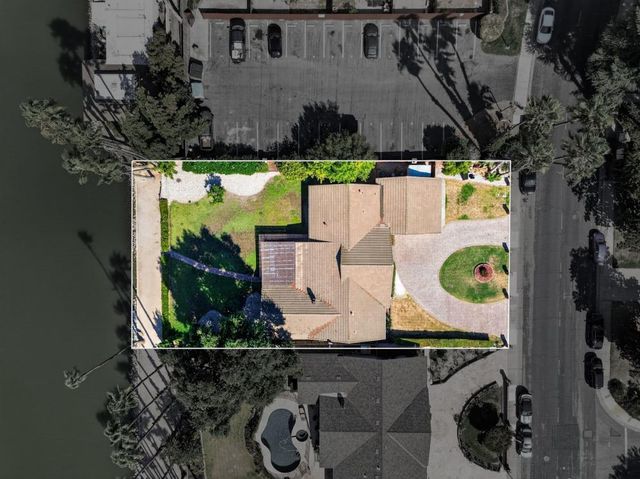6370 Havenside Dr, Sacramento, CA 95831