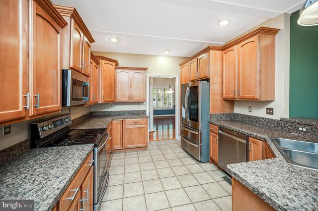400 WILDERNESS DR, Locust Grove, VA 22508