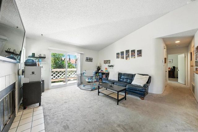 9438 Twin Trails Dr 202, San Diego, CA 92129