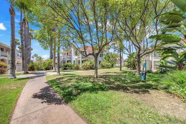 9438 Twin Trails Dr 202, San Diego, CA 92129