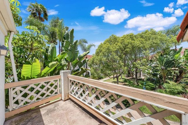 9438 Twin Trails Dr 202, San Diego, CA 92129