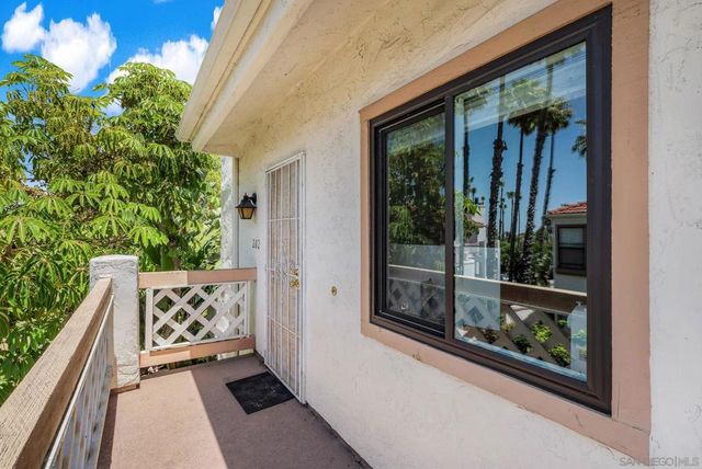 9438 Twin Trails Dr 202, San Diego, CA 92129