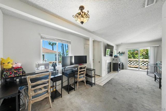9438 Twin Trails Dr 202, San Diego, CA 92129