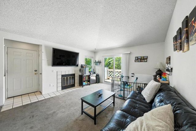 9438 Twin Trails Dr 202, San Diego, CA 92129