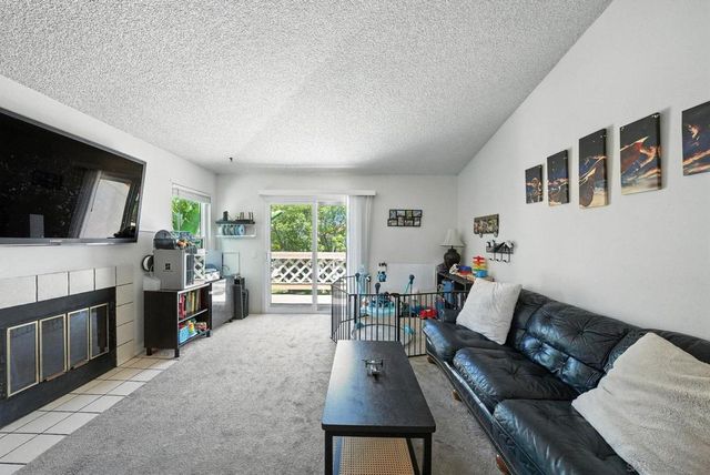 9438 Twin Trails Dr 202, San Diego, CA 92129