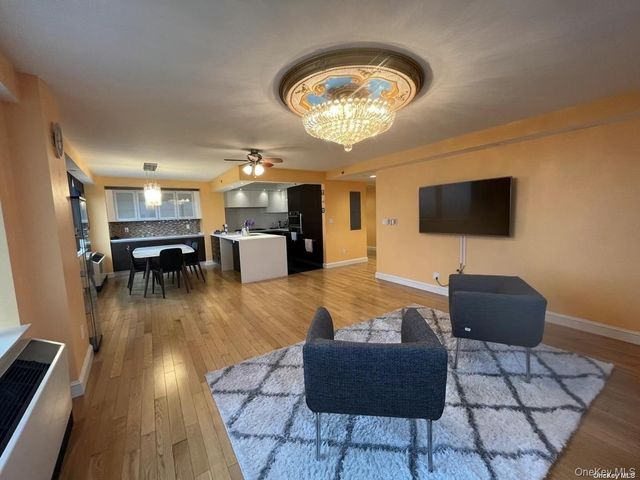 39-16 Prince Street 11A, Flushing, NY 11354