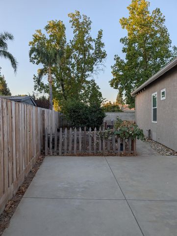 2336 Moody Avenue, Clovis, CA 93619