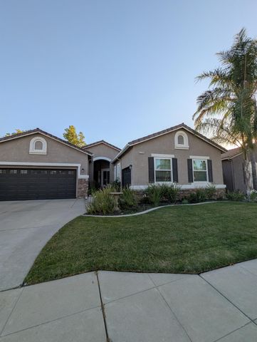 2336 Moody Avenue, Clovis, CA 93619